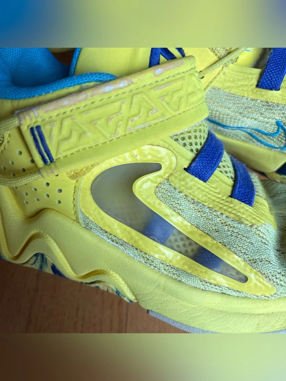Nike Giannis Immortality 2 Basketball Shoes Sneakers Yellow Blue Boys Sz 1.5Y